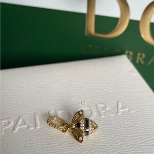 Pandora Radiant Shine Gold Queen Bee Charm